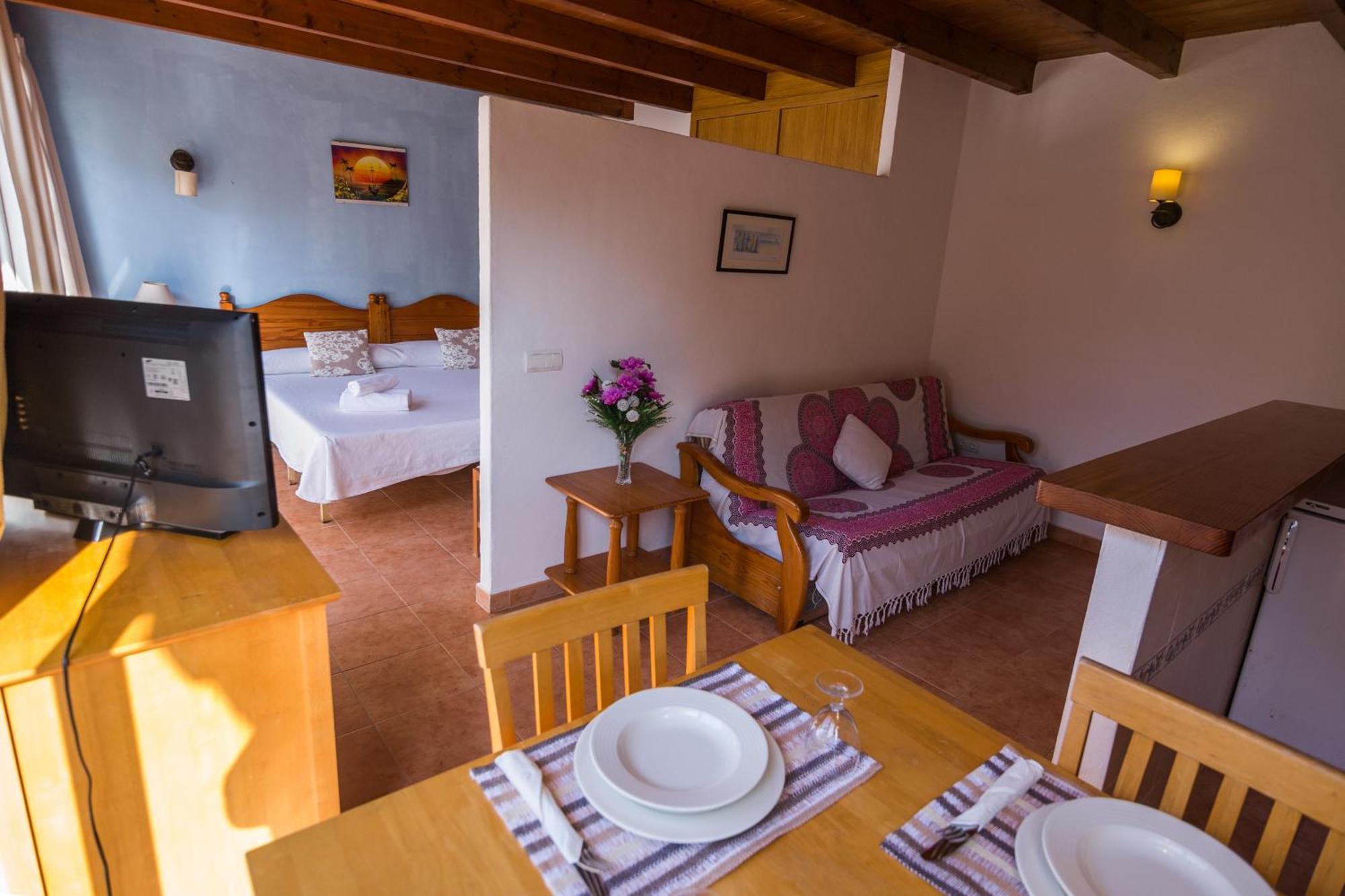 Hostal Cala Boix Es Cana Kültér fotó
