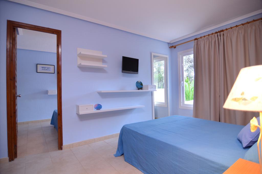 Hostal Cala Boix Es Cana Szoba fotó