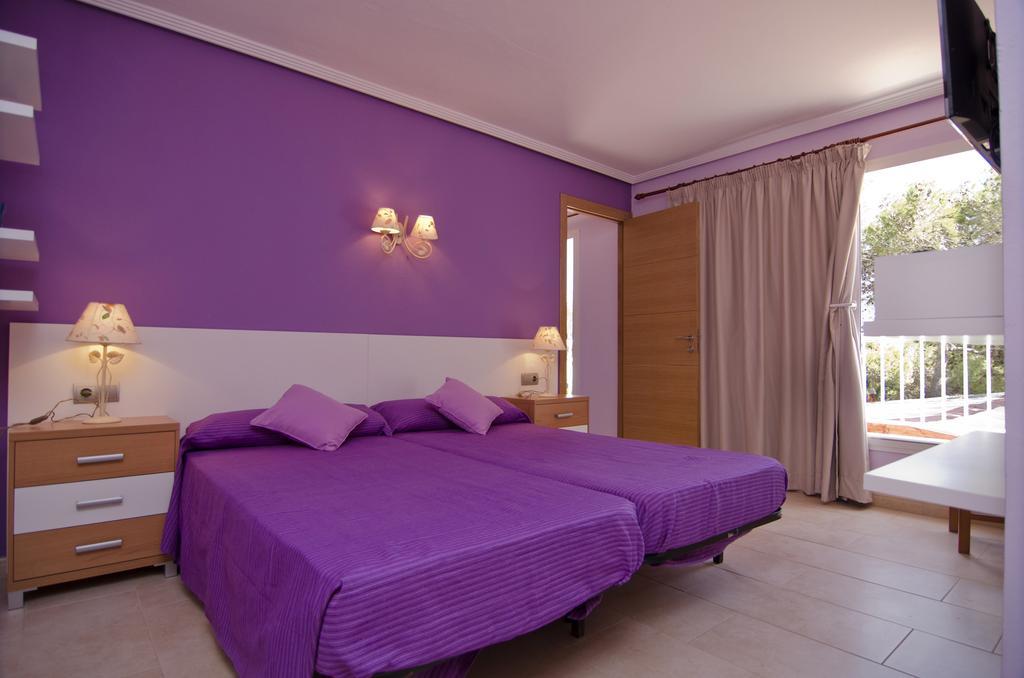 Hostal Cala Boix Es Cana Kültér fotó