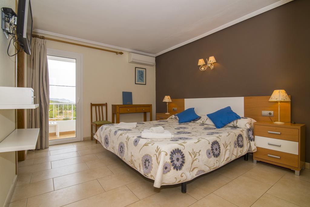 Hostal Cala Boix Es Cana Kültér fotó