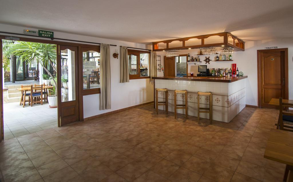 Hostal Cala Boix Es Cana Kültér fotó