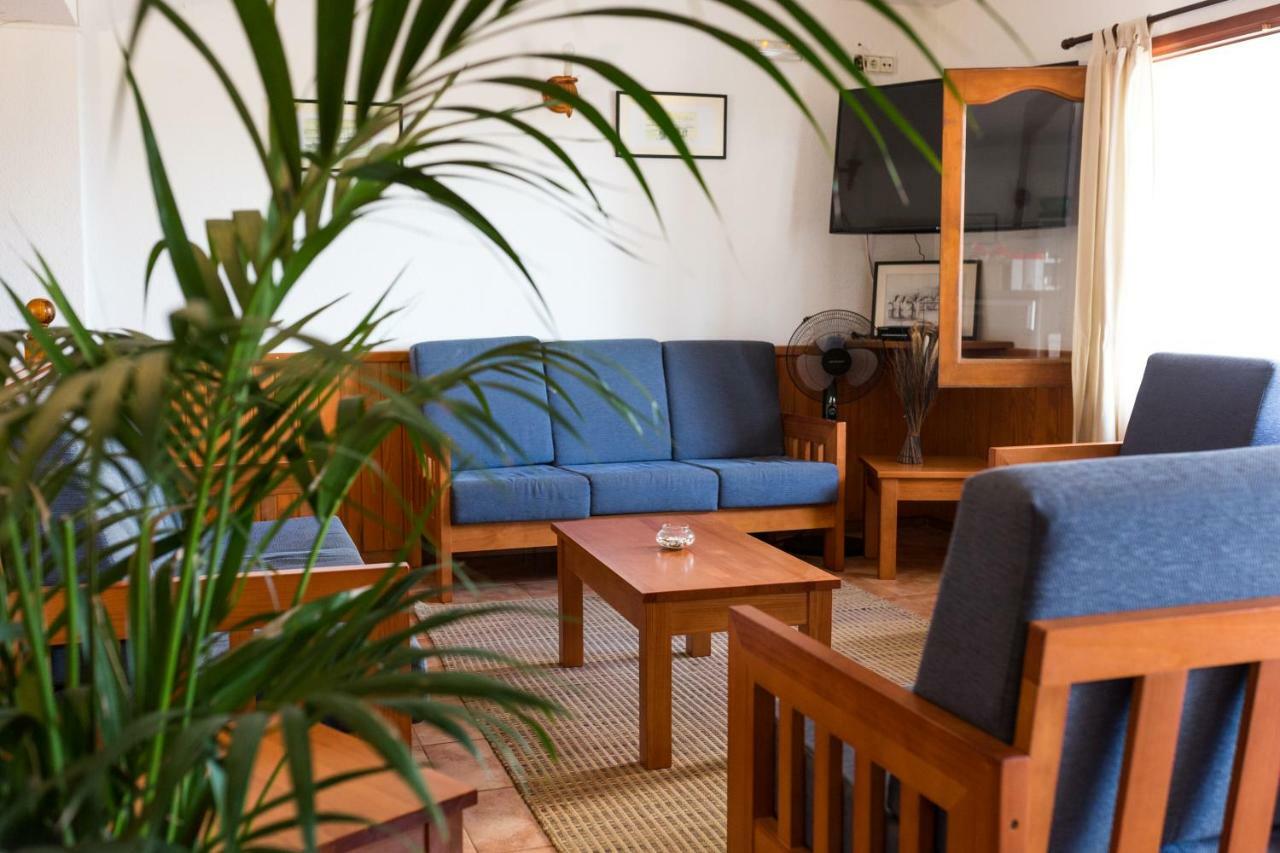 Hostal Cala Boix Es Cana Kültér fotó